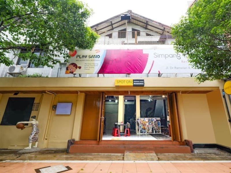 Oyo 2240 Simpang Tujuh Residence Kudus Exterior foto