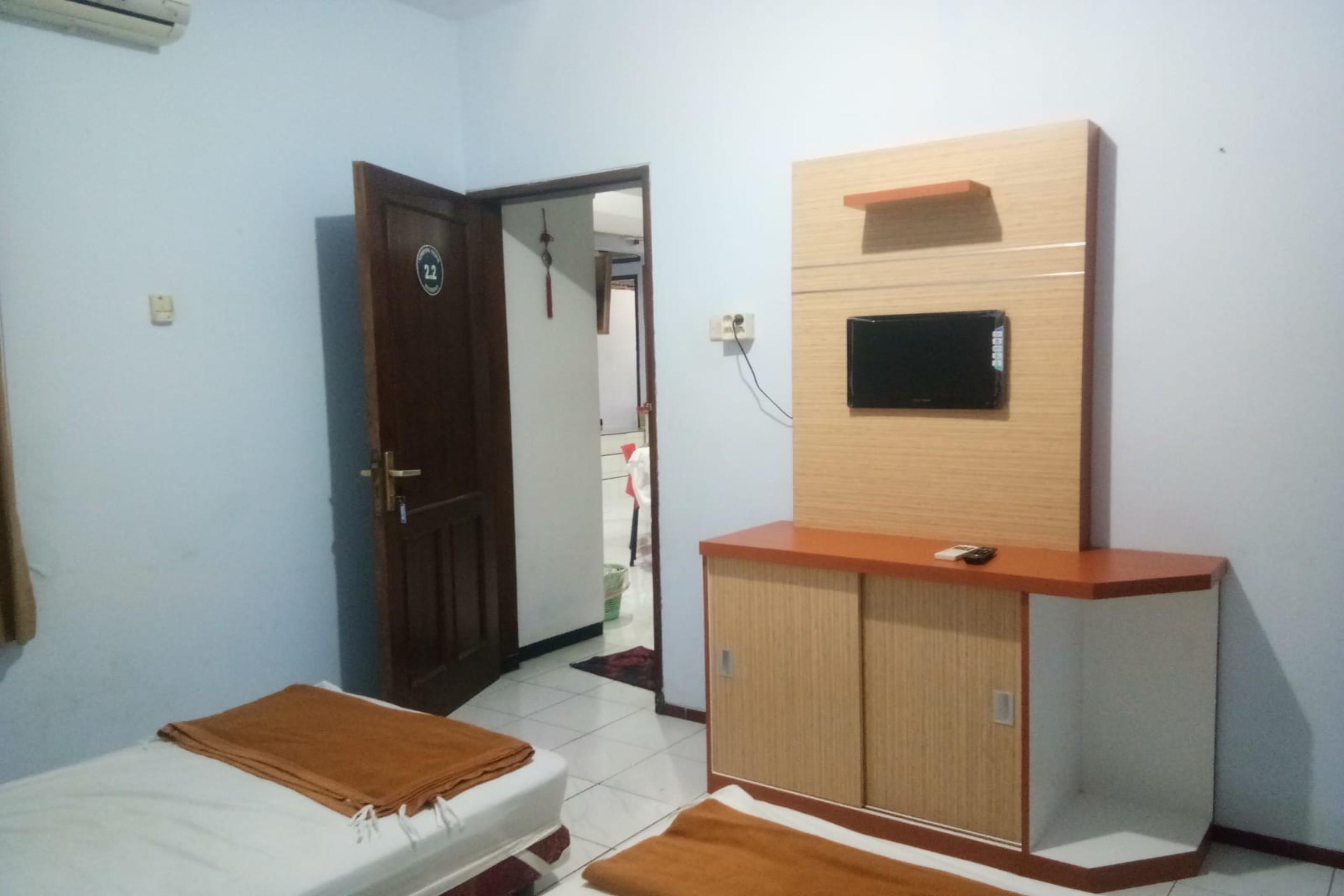 Oyo 2240 Simpang Tujuh Residence Kudus Exterior foto