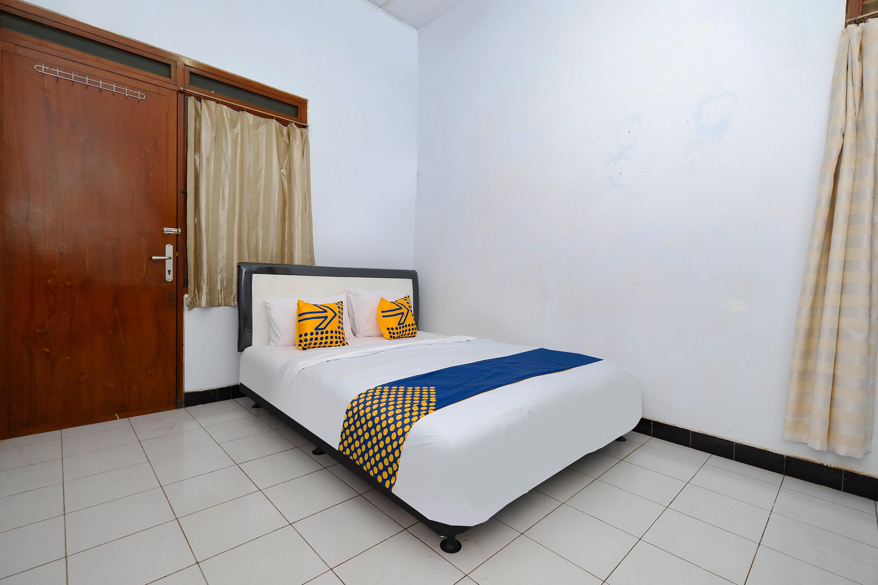 Oyo 2240 Simpang Tujuh Residence Kudus Exterior foto