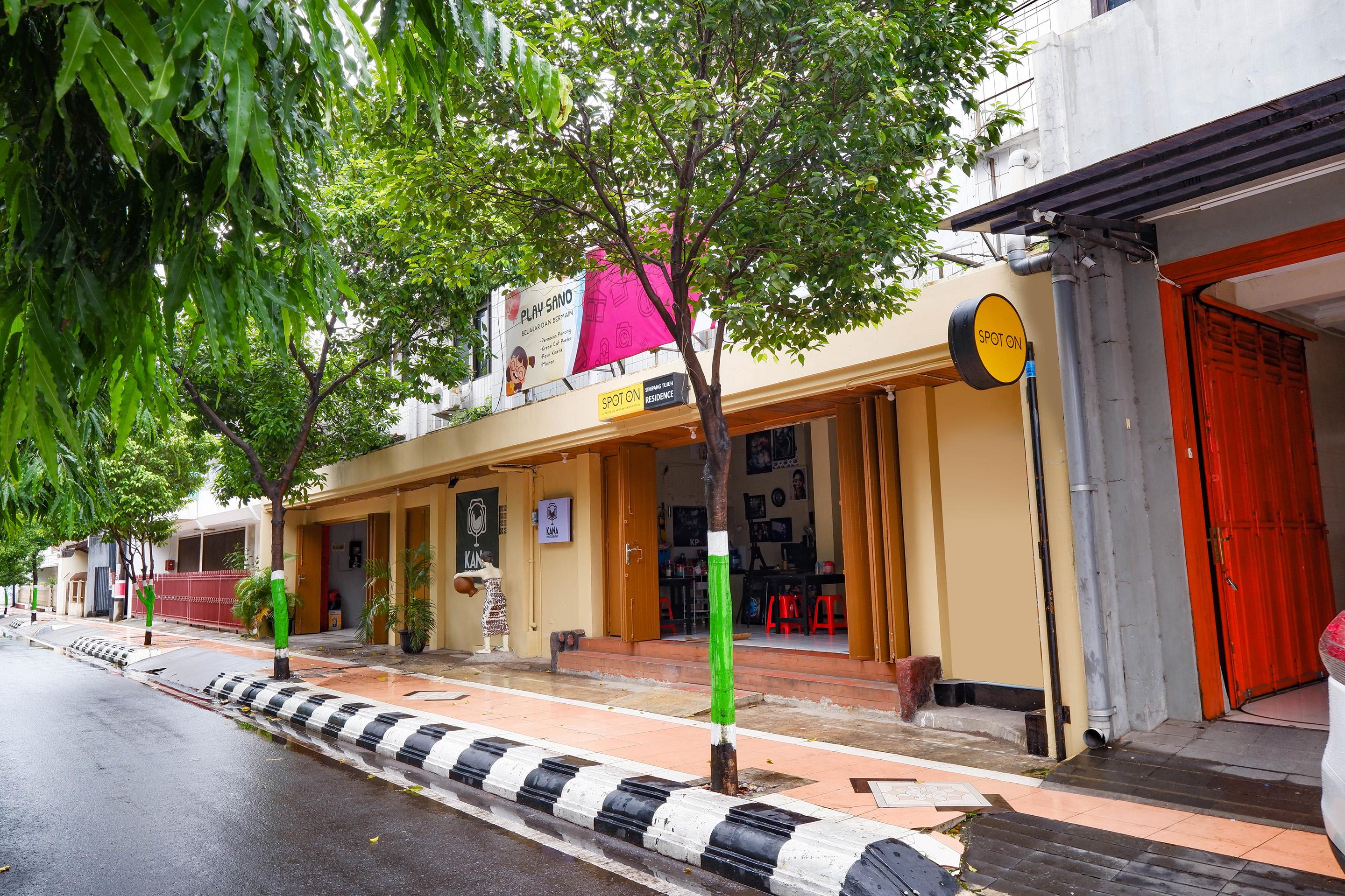 Oyo 2240 Simpang Tujuh Residence Kudus Exterior foto